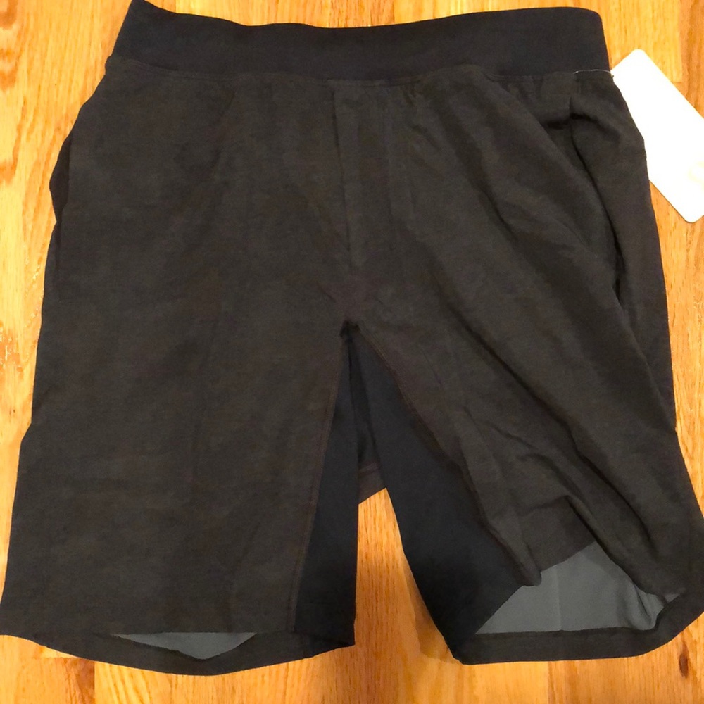 NWT Men’s Lulu Lemon Gym Shorts Navy Med